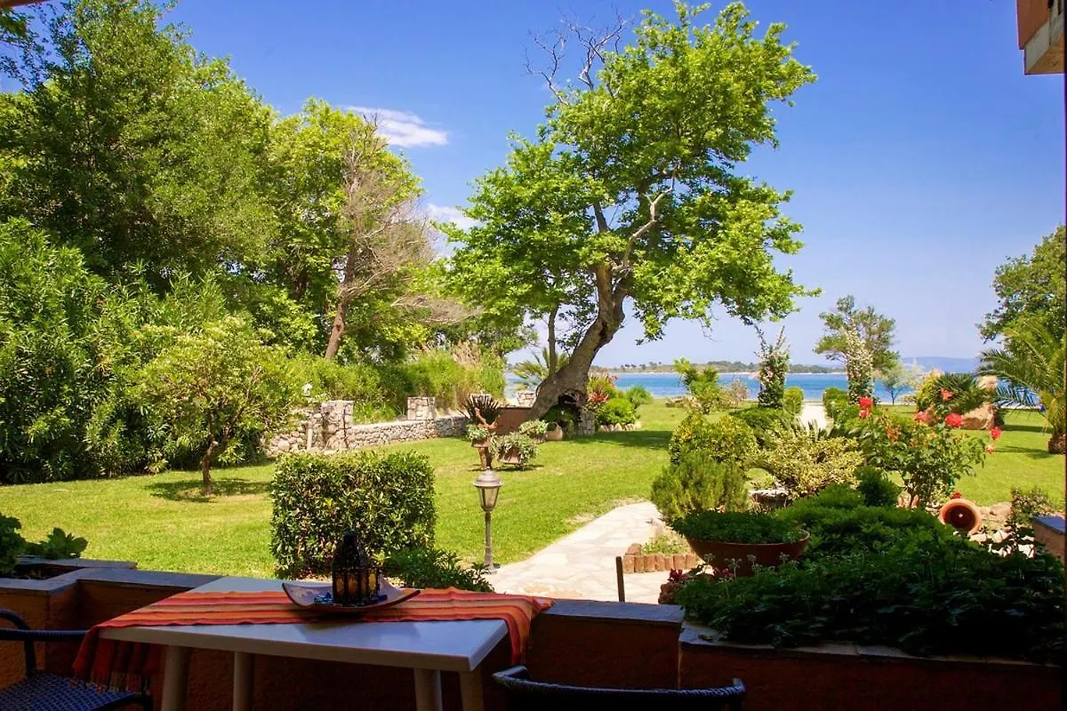 Stamos Apartments And Studios Vourvourou Greece
