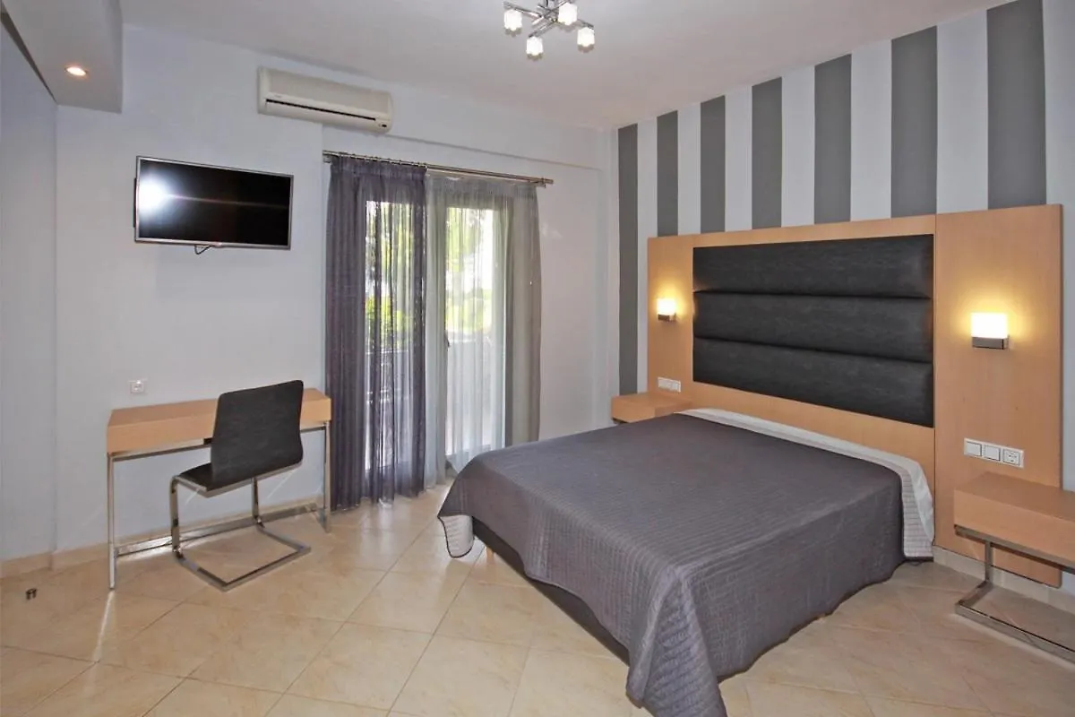 Stamos Apartments And Studios Vourvourou