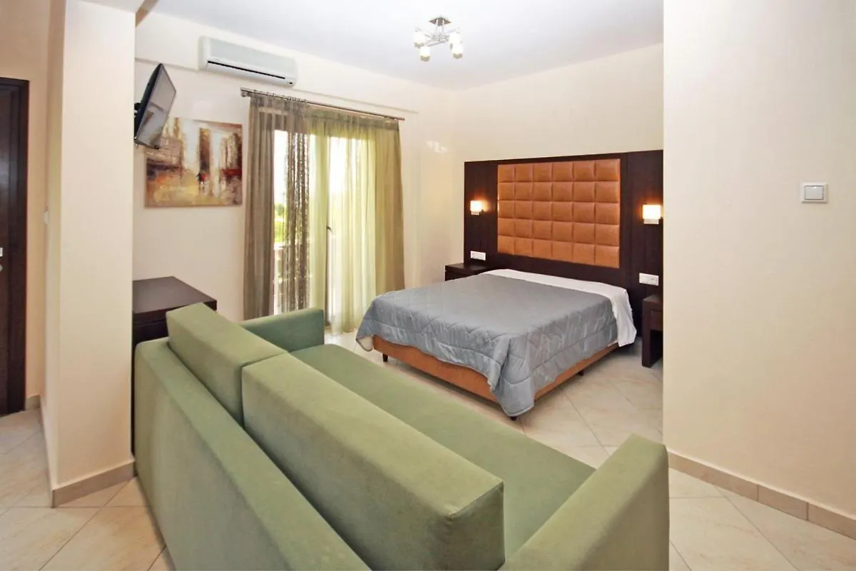 Stamos Apartments And Studios Vourvourou