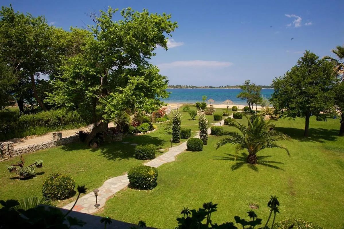 Stamos Apartments And Studios Vourvourou