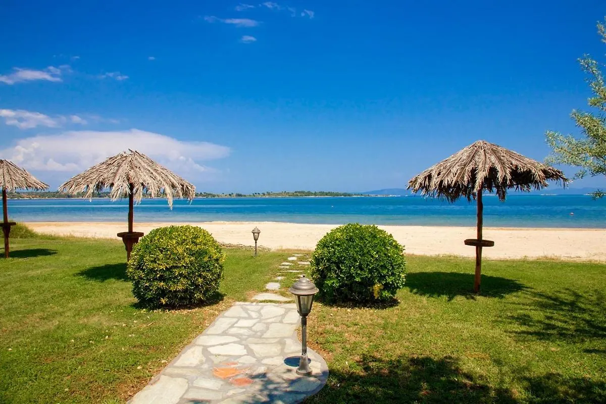 Stamos Apartments And Studios Vourvourou