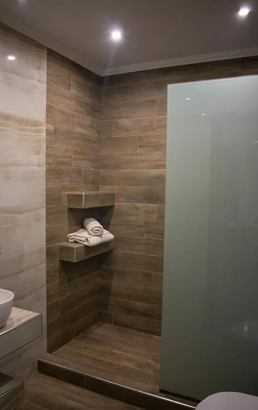 Stamos Apartments And Studios Vourvourou