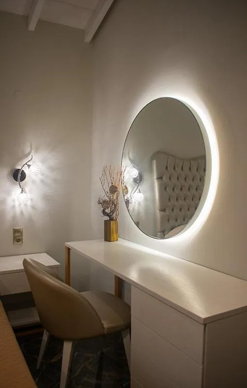 Stamos Apartments And Studios Vourvourou